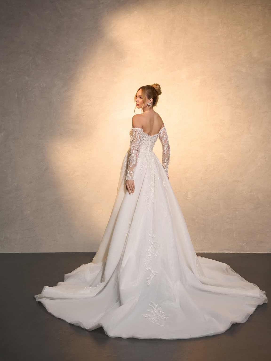 Elegant Wedding Dress A-Line L - đánh giá và giá Embroidery Online Design